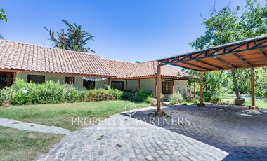 Atractiva propiedad en exclusivo sector Santa Rita