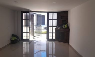 ARRIENDO de CASA COMERCIAL en BOGOTA