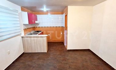 Departamento en Renta. Col. Obrero Popular, Azcapotzalco, CDMX.