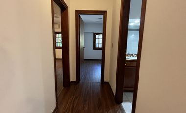 Alquiler en la Horqueta, a unas cuadras del colegio.