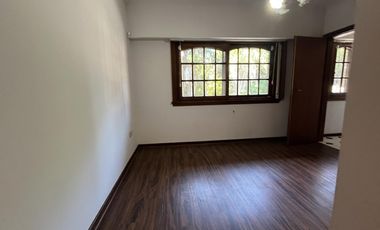 Alquiler en la Horqueta, a unas cuadras del colegio.