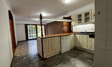 Alquiler en la Horqueta, a unas cuadras del colegio.