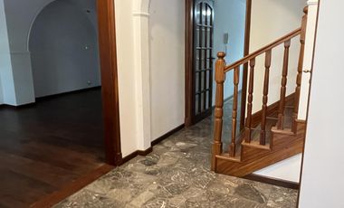 Alquiler en la Horqueta, a unas cuadras del colegio.