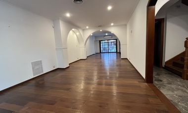 Alquiler en la Horqueta, a unas cuadras del colegio.