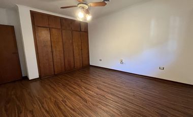 Alquiler en la Horqueta, a unas cuadras del colegio.