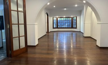 Alquiler en la Horqueta, a unas cuadras del colegio.