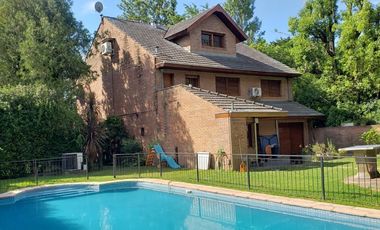 Alquiler en la Horqueta, a unas cuadras del colegio.
