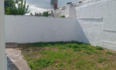 AMPLIA PROPIEDAD EN ALQUILER EN BARRIO YAPEYU