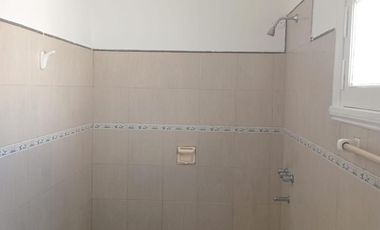 AMPLIA PROPIEDAD EN ALQUILER EN BARRIO YAPEYU