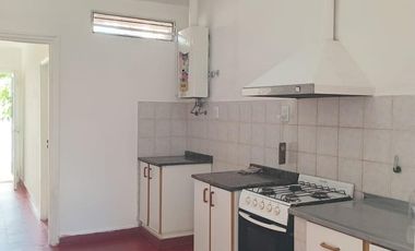 AMPLIA PROPIEDAD EN ALQUILER EN BARRIO YAPEYU