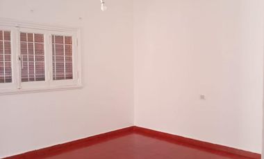 AMPLIA PROPIEDAD EN ALQUILER EN BARRIO YAPEYU