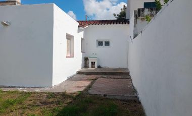 AMPLIA PROPIEDAD EN ALQUILER EN BARRIO YAPEYU