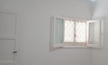 AMPLIA PROPIEDAD EN ALQUILER EN BARRIO YAPEYU