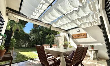 CASA VENTA FLORIDA 7 AMBIENTES PISCINA COCHERA