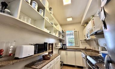 CASA VENTA FLORIDA 7 AMBIENTES PISCINA COCHERA