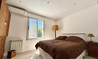 CASA VENTA FLORIDA 7 AMBIENTES PISCINA COCHERA