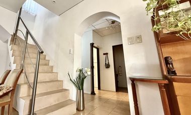 CASA VENTA FLORIDA 7 AMBIENTES PISCINA COCHERA