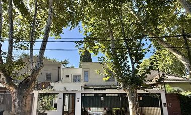 CASA VENTA FLORIDA 7 AMBIENTES PISCINA COCHERA