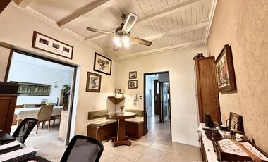 CASA VENTA FLORIDA 7 AMBIENTES PISCINA COCHERA