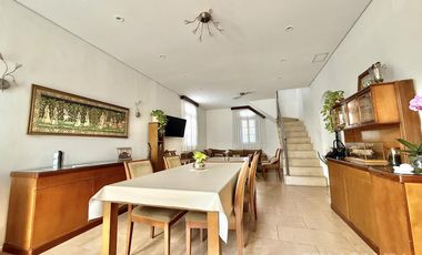 CASA VENTA FLORIDA 7 AMBIENTES PISCINA COCHERA