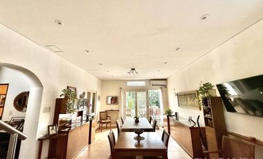 CASA VENTA FLORIDA 7 AMBIENTES PISCINA COCHERA