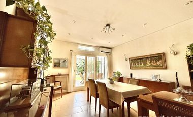 CASA VENTA FLORIDA 7 AMBIENTES PISCINA COCHERA