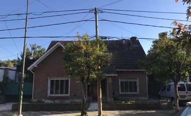 Lencke alquila - Lindisima casa en Punta Chica 1 cdra. Libertador sobre lote amplio