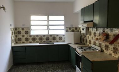 Lencke alquila - Lindisima casa en Punta Chica 1 cdra. Libertador sobre lote amplio