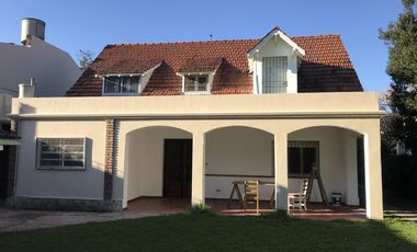 Lencke alquila - Lindisima casa en Punta Chica 1 cdra. Libertador sobre lote amplio