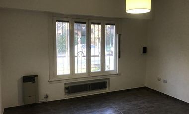 Lencke alquila - Lindisima casa en Punta Chica 1 cdra. Libertador sobre lote amplio