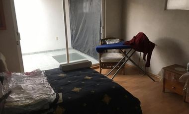 CASA EN VENTA CON 3 DEPARTAMENTOS EN AZCAPOTZALCO
