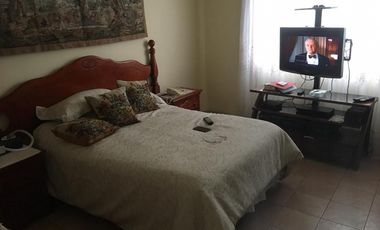 CASA EN VENTA CON 3 DEPARTAMENTOS EN AZCAPOTZALCO
