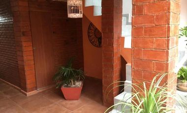 CASA EN VENTA CON 3 DEPARTAMENTOS EN AZCAPOTZALCO