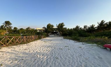 Casa Frente al Mar en San Crisanto, 50 Metros de Playa Privada.