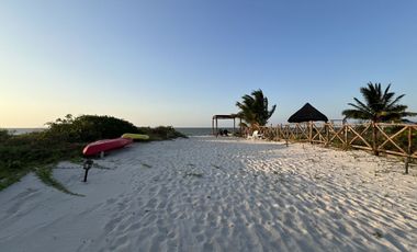 Casa Frente al Mar en San Crisanto, 50 Metros de Playa Privada.