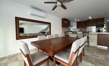 Casa Frente al Mar en San Crisanto, 50 Metros de Playa Privada.