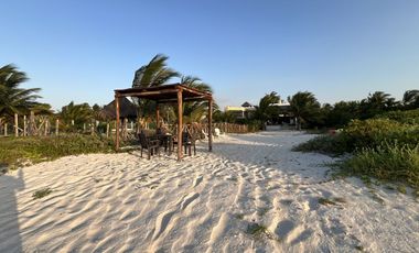 Casa Frente al Mar en San Crisanto, 50 Metros de Playa Privada.