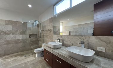 Casa Frente al Mar en San Crisanto, 50 Metros de Playa Privada.