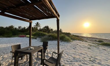 Casa Frente al Mar en San Crisanto, 50 Metros de Playa Privada.