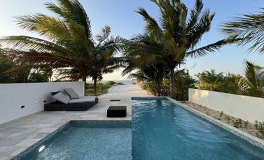 Casa Frente al Mar en San Crisanto, 50 Metros de Playa Privada.