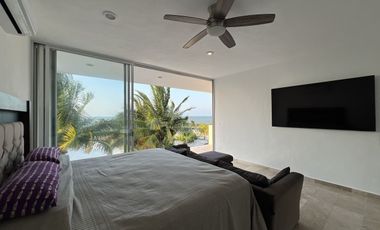 Casa Frente al Mar en San Crisanto, 50 Metros de Playa Privada.