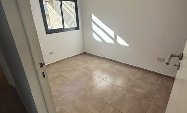 Casa en alquiler, dos dormitorios  mas pileta, Barrio Norte, Villa Allende