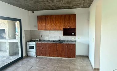 Casa en alquiler, dos dormitorios  mas pileta, Barrio Norte, Villa Allende