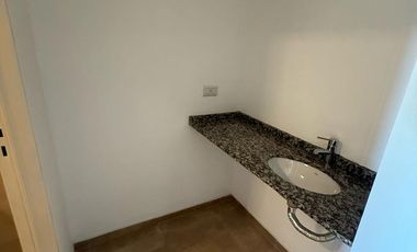 Casa en alquiler, dos dormitorios  mas pileta, Barrio Norte, Villa Allende