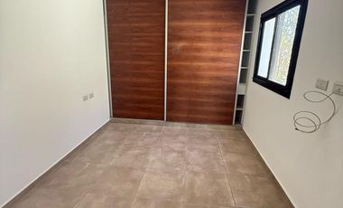 Casa en alquiler, dos dormitorios  mas pileta, Barrio Norte, Villa Allende