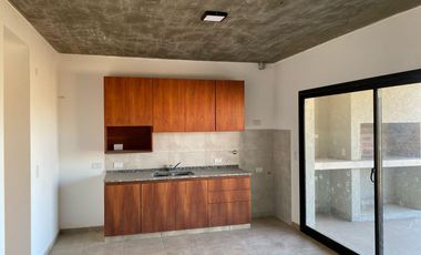 Casa en alquiler, dos dormitorios  mas pileta, Barrio Norte, Villa Allende