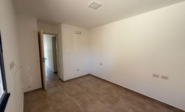 Casa en alquiler, dos dormitorios  mas pileta, Barrio Norte, Villa Allende