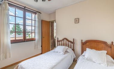 CASA | VENTA | 4 DORMITORIOS | DOBLE LOTE | PILETA | VILLA ADELINA | SAN ISIDRO