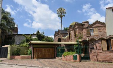 CASA | VENTA | 4 DORMITORIOS | DOBLE LOTE | PILETA | VILLA ADELINA | SAN ISIDRO