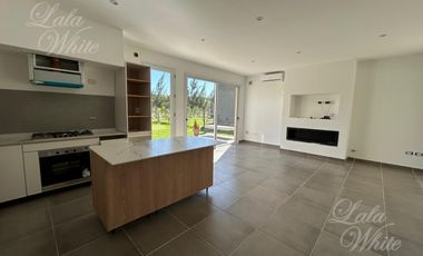 Casa en alquiler en Lares de Canning